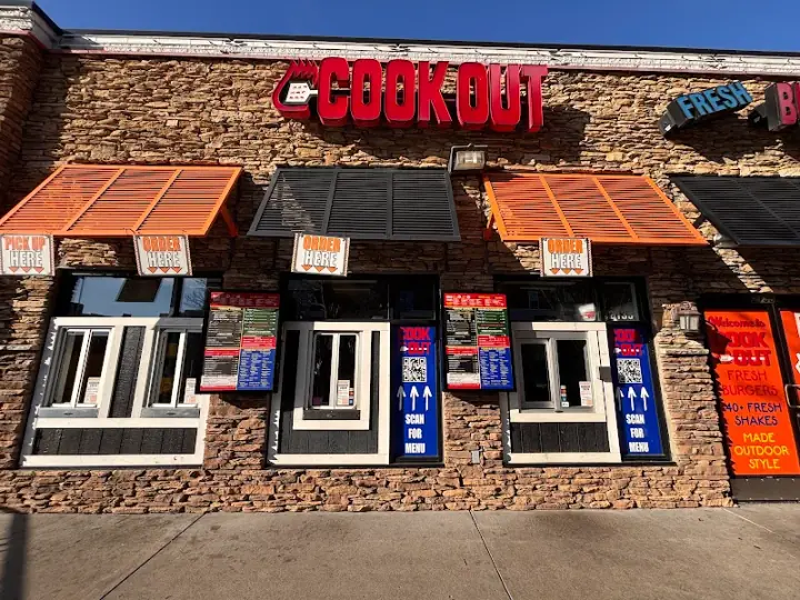 Cookout at 2135 Cumberland Ave, Knoxville, TN